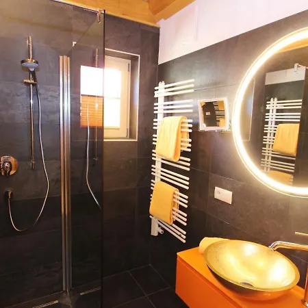 Modern Chalet In With Jacuzzi شاليه كابرون